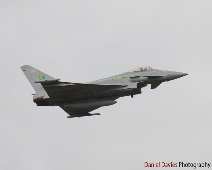 Eurofighter Typhoon - LOUD!